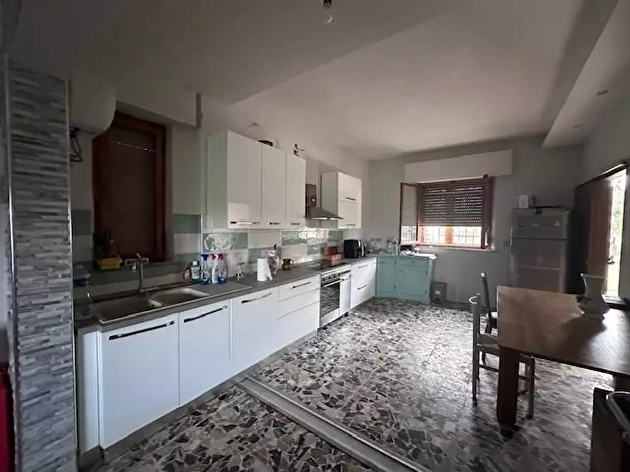 Immagine 13 di Villa in vendita  a Cascina