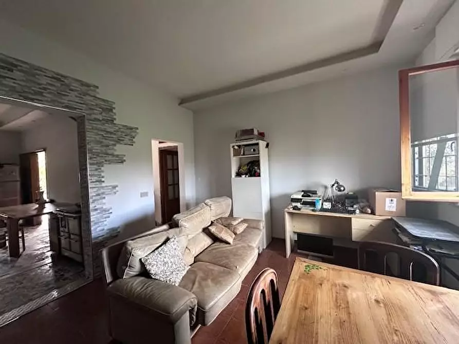 Immagine 9 di Villa in vendita  a Cascina