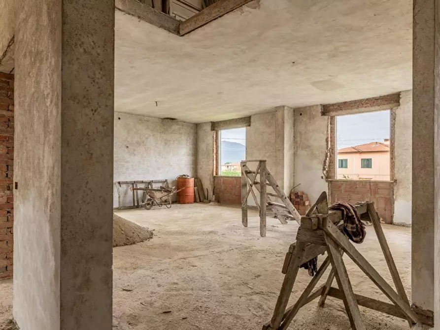 Immagine 16 di Villa in vendita  a Calcinaia