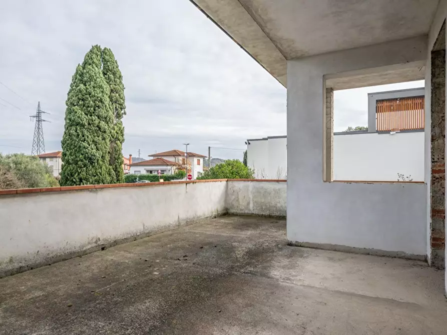Immagine 23 di Villa in vendita  a Calcinaia