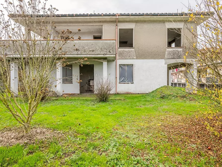 Immagine 3 di Villa in vendita  a Calcinaia