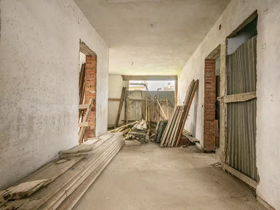 Immagine 47 di Villa in vendita  a Calcinaia