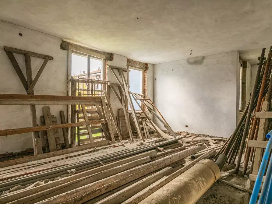 Immagine 50 di Villa in vendita  a Calcinaia