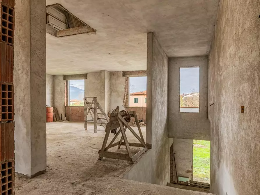 Immagine 33 di Villa in vendita  a Calcinaia