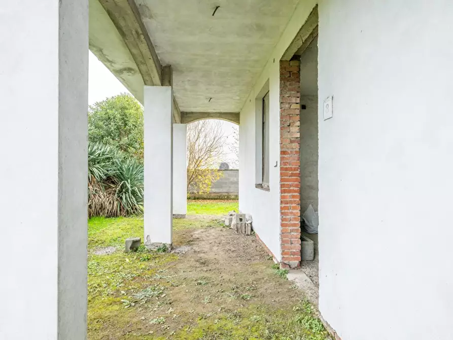 Immagine 14 di Villa in vendita  a Calcinaia