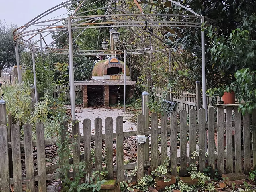 Immagine 35 di Terratetto in vendita  a Pescia