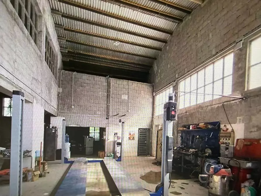Immagine 2 di Capannone industriale in affitto  a Ortonovo