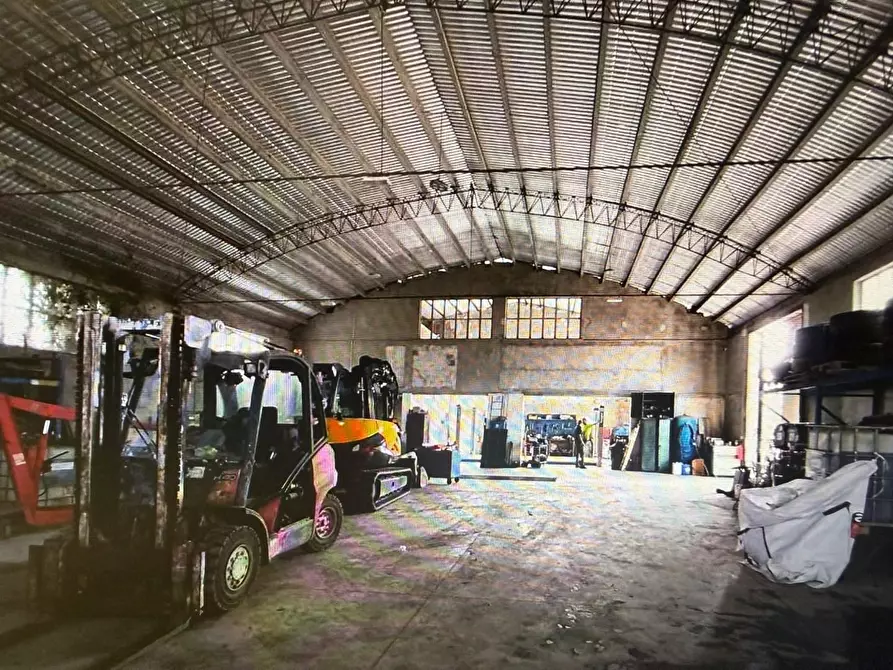 Immagine 1 di Capannone industriale in affitto  a Ortonovo