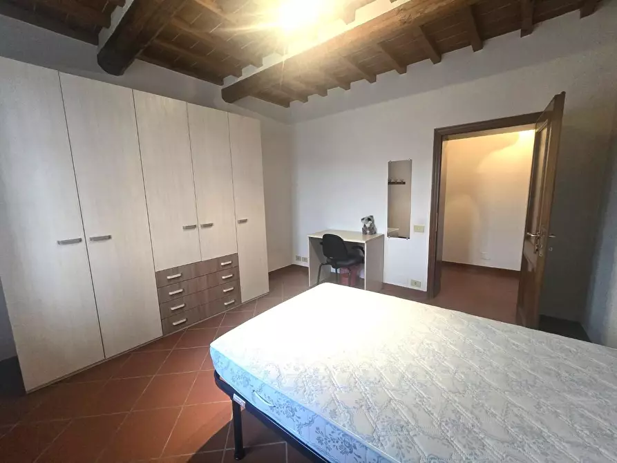 Immagine 8 di Casa colonica in vendita  a Poggibonsi