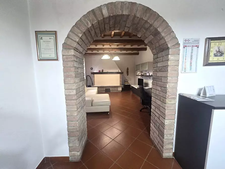 Immagine 25 di Casa colonica in vendita  a Poggibonsi