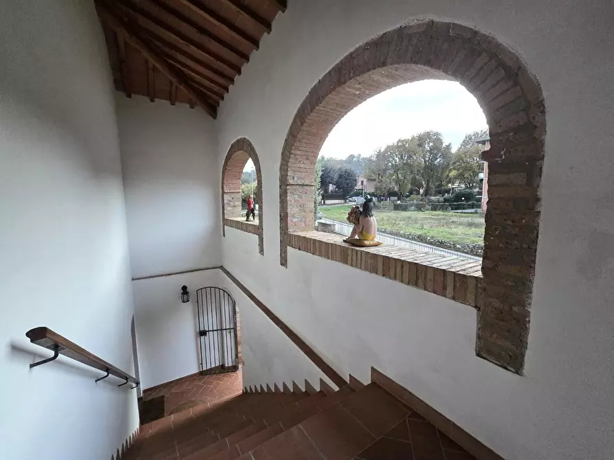 Immagine 27 di Casa colonica in vendita  a Poggibonsi