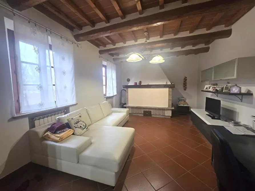 Immagine 15 di Casa colonica in vendita  a Poggibonsi