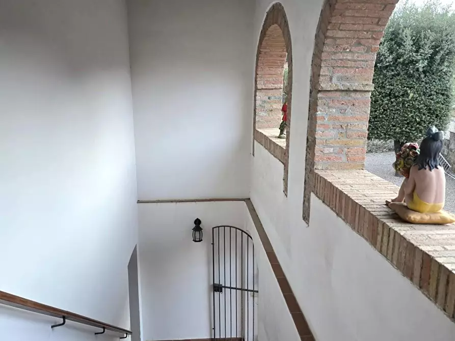 Immagine 40 di Casa colonica in vendita  a Poggibonsi