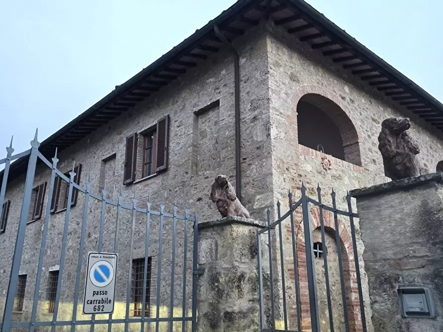 Immagine 6 di Casa colonica in vendita  a Poggibonsi