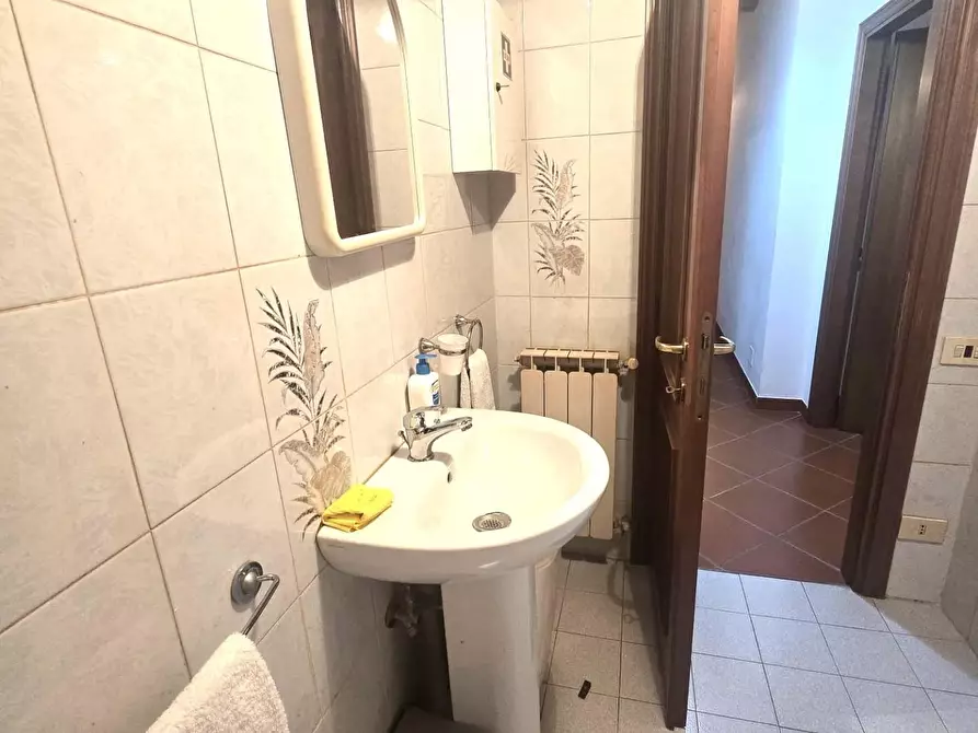 Immagine 11 di Casa colonica in vendita  a Poggibonsi