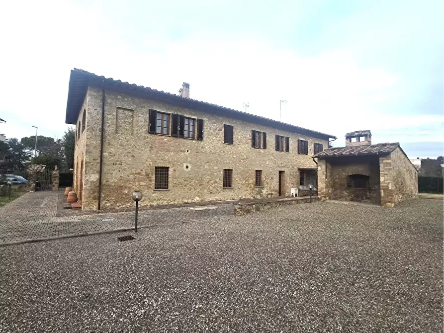 Immagine 2 di Casa colonica in vendita  a Poggibonsi