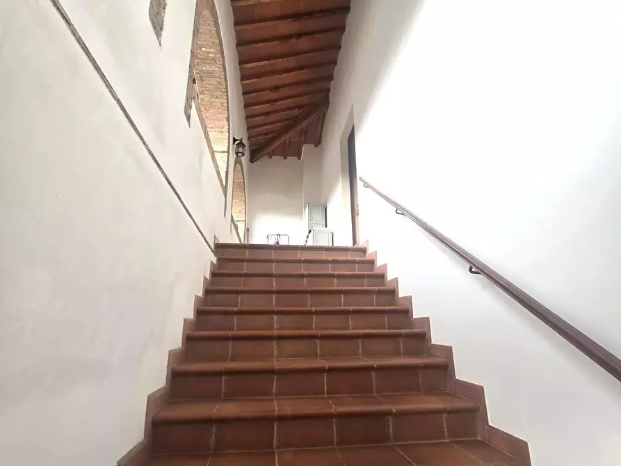 Immagine 19 di Casa colonica in vendita  a Poggibonsi