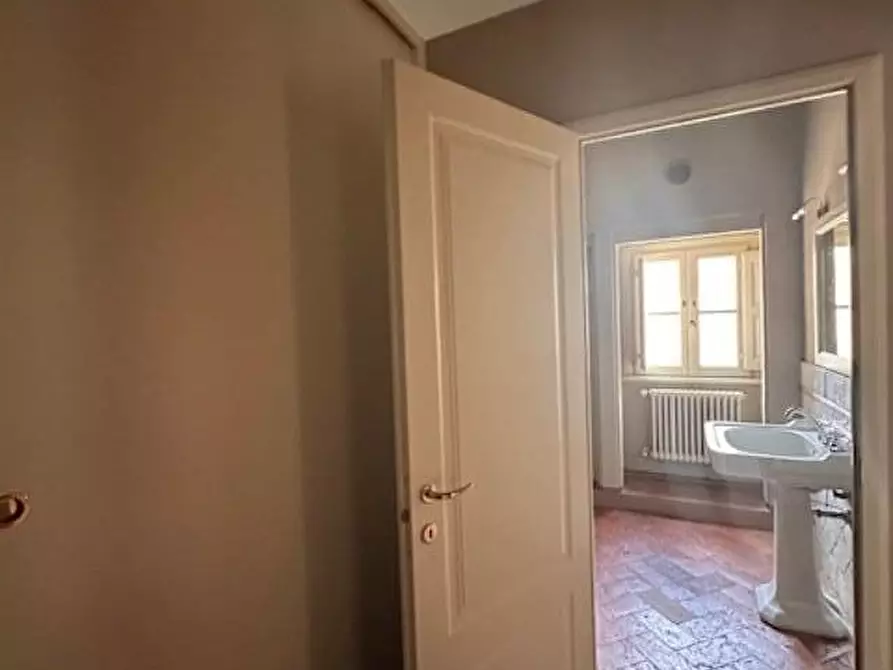 Immagine 19 di Appartamento in affitto  a Cascina