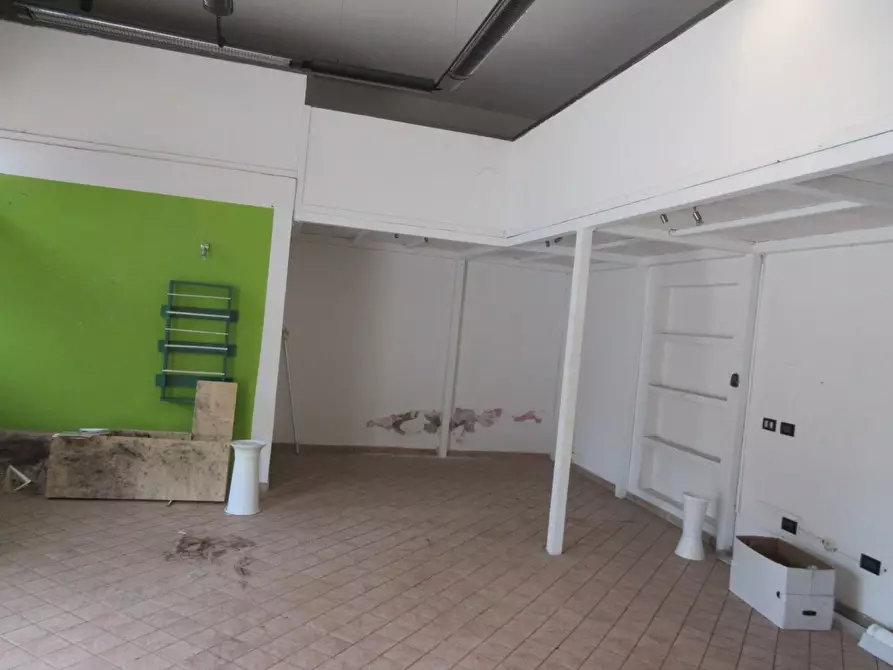 Immagine 3 di Locale commerciale in vendita  a Empoli