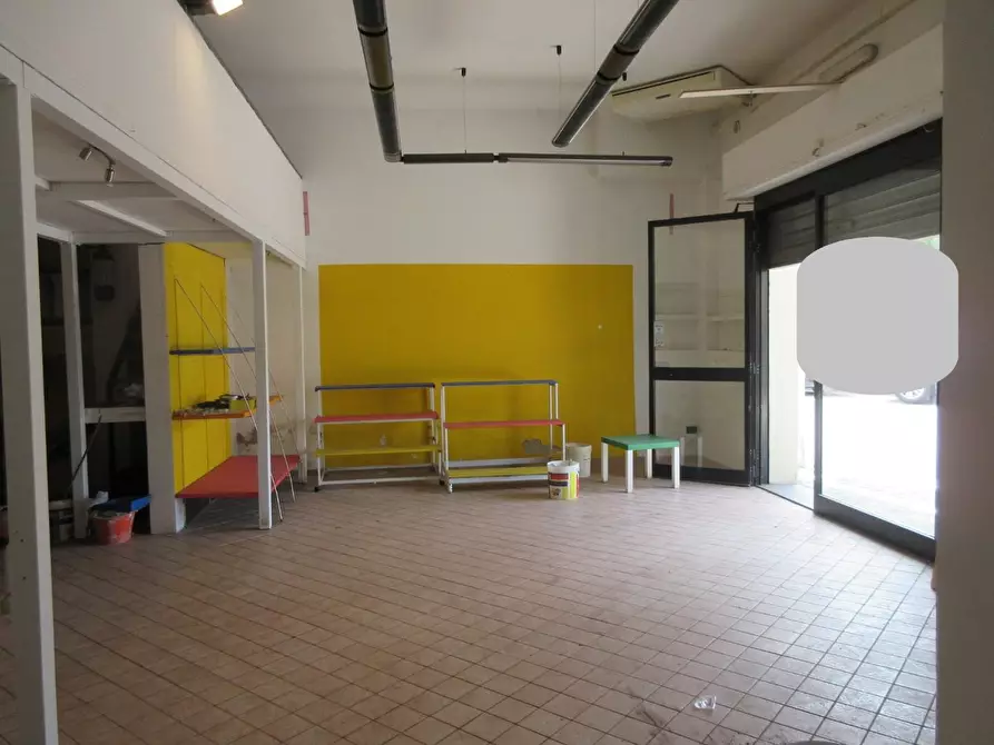 Immagine 1 di Locale commerciale in vendita  a Empoli
