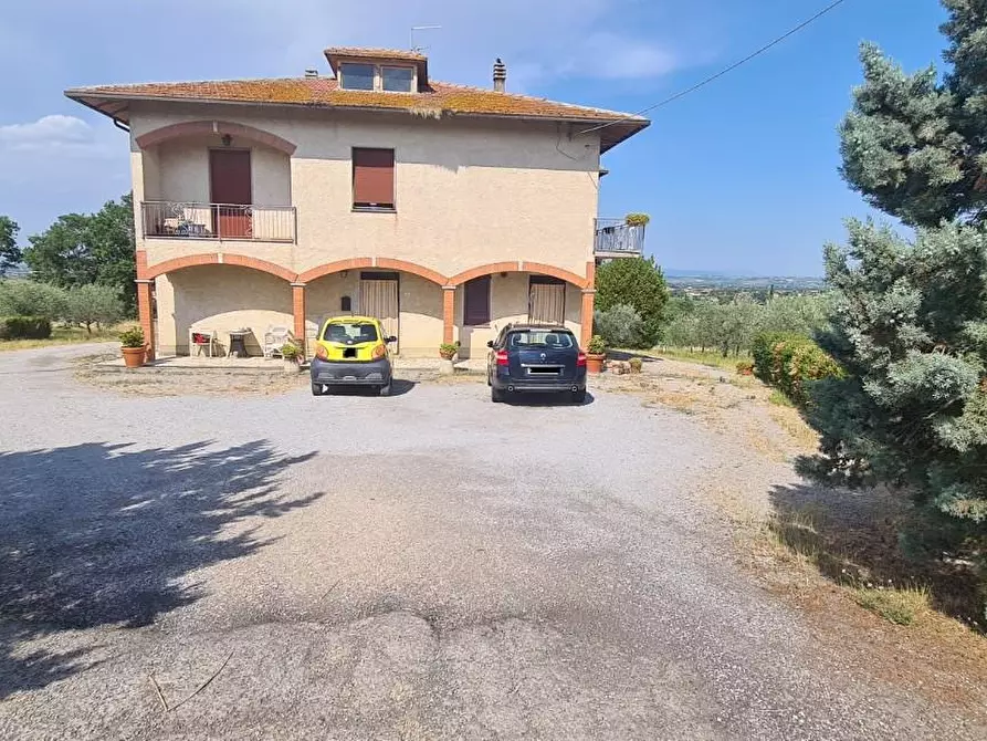 Immagine 1 di Casa colonica in vendita  a Montepulciano