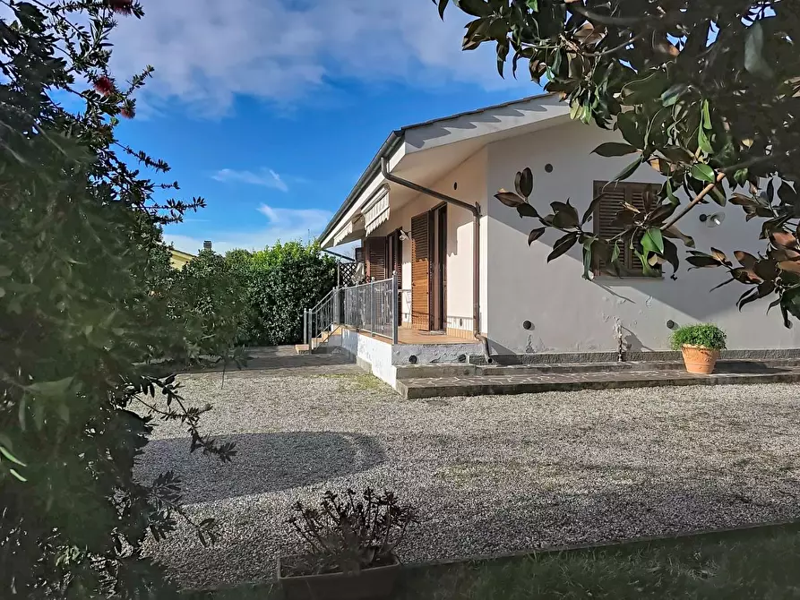 Immagine 7 di Villa in vendita  a San Giuliano Terme