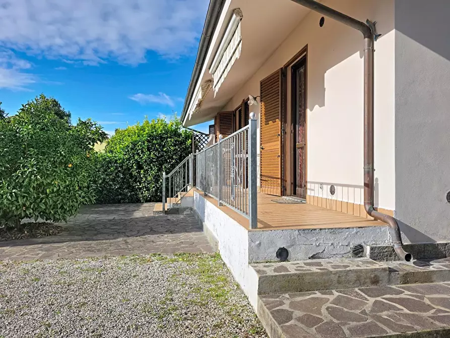 Immagine 6 di Villa in vendita  a San Giuliano Terme