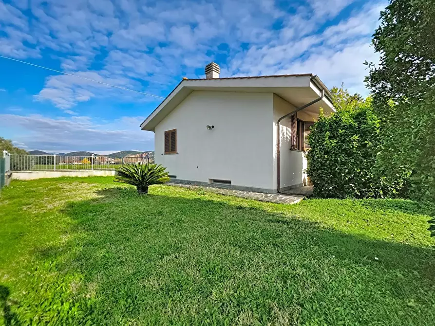 Immagine 14 di Villa in vendita  a San Giuliano Terme