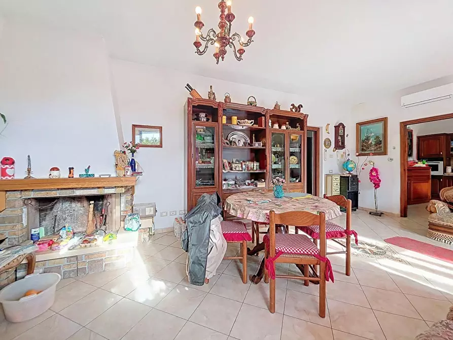 Immagine 18 di Villa in vendita  a San Giuliano Terme