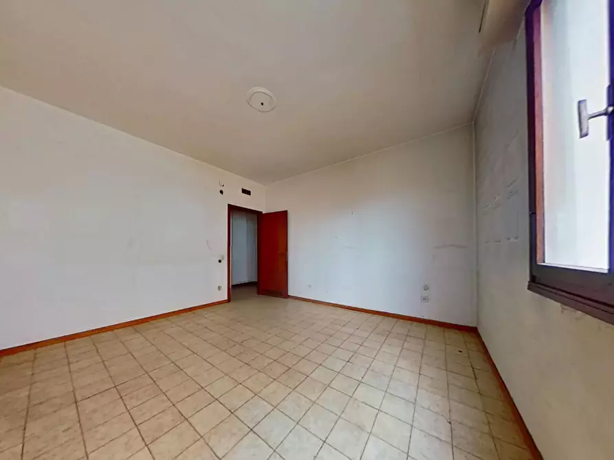 Immagine 17 di Appartamento in vendita  a Pisa