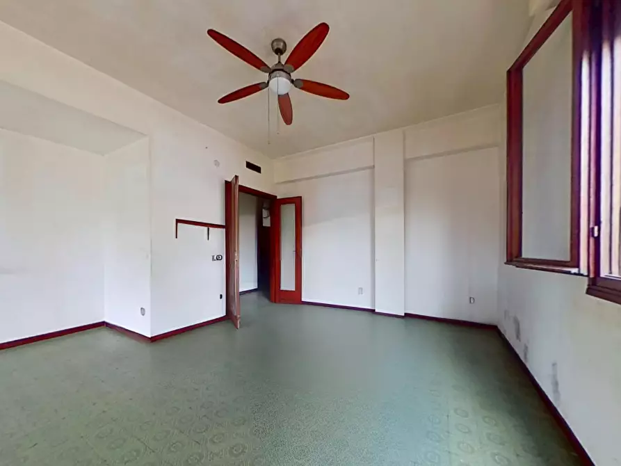 Immagine 2 di Appartamento in vendita  a Pisa