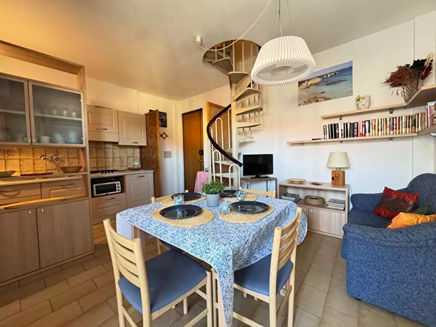 Immagine 5 di Appartamento in vendita  a Viareggio