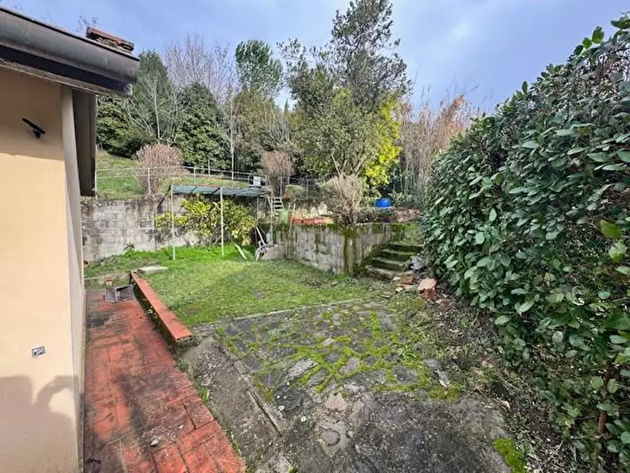 Immagine 39 di Casa indipendente in vendita  a Collesalvetti