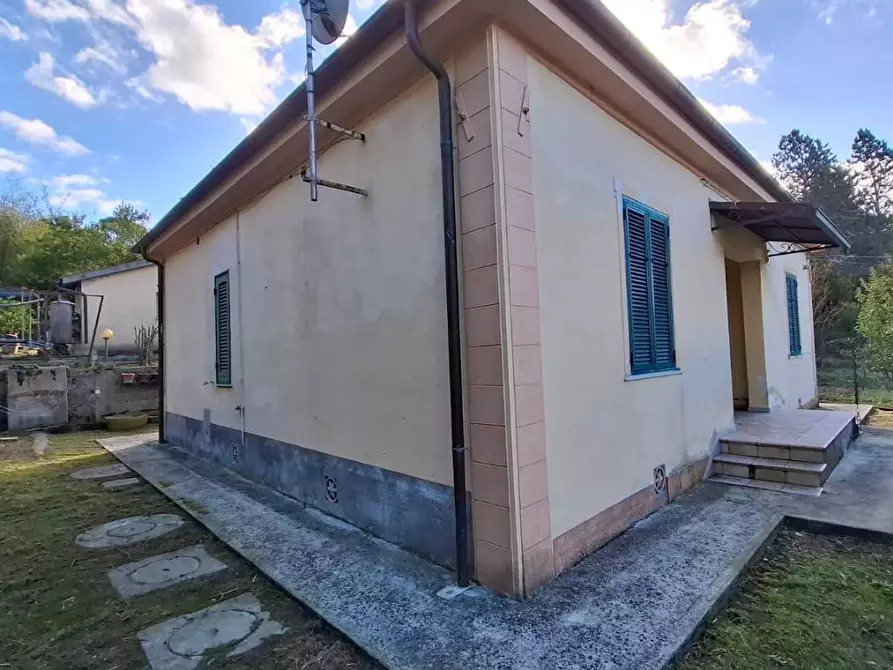 Immagine 1 di Casa indipendente in vendita  a Collesalvetti