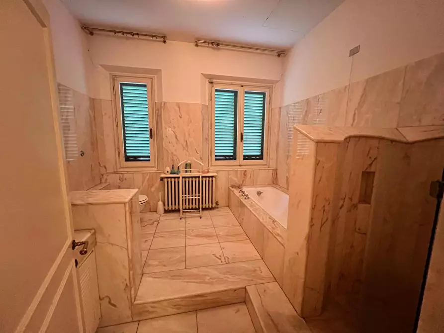 Immagine 18 di Villa in vendita  a Empoli