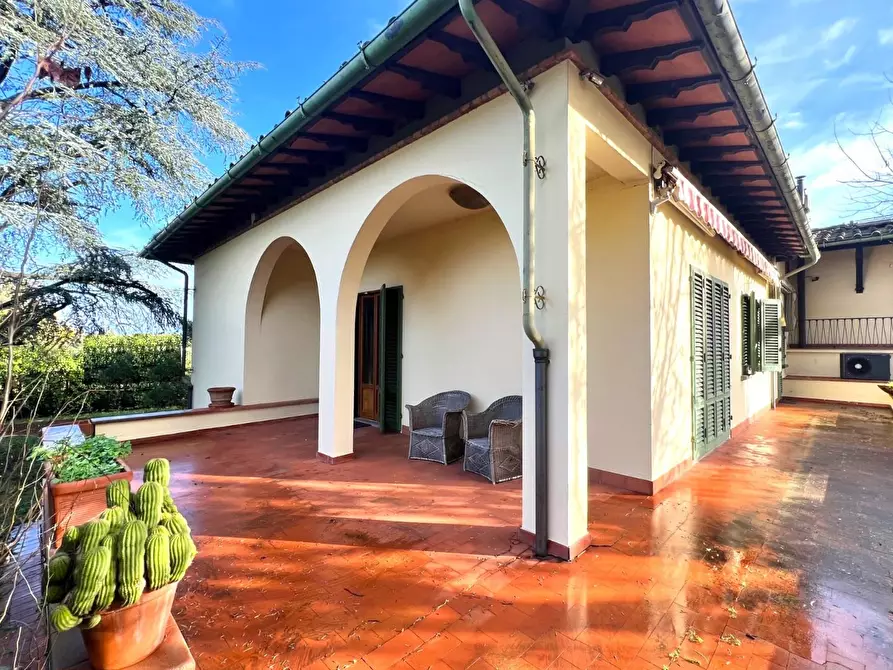 Immagine 2 di Villa in vendita  a Empoli
