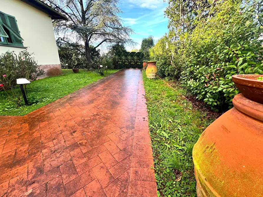 Immagine 3 di Villa in vendita  a Empoli