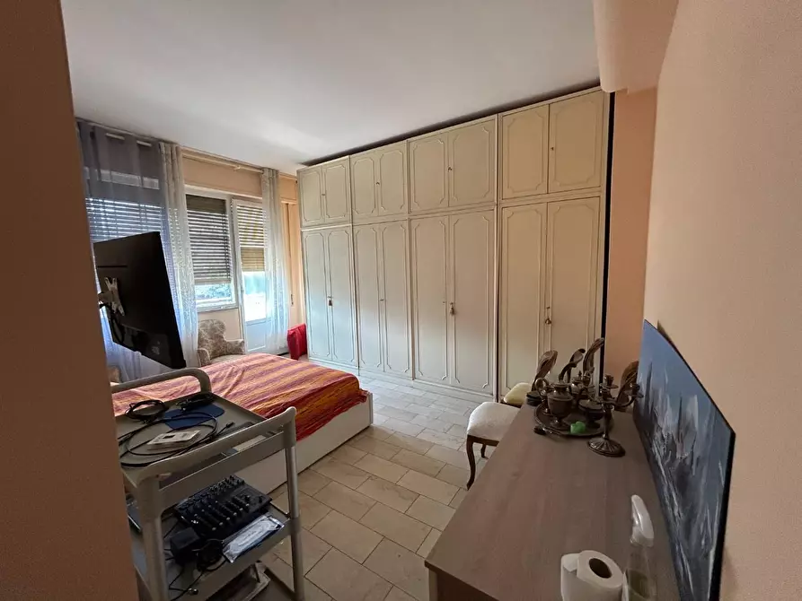 Immagine 21 di Appartamento in vendita  a Siena