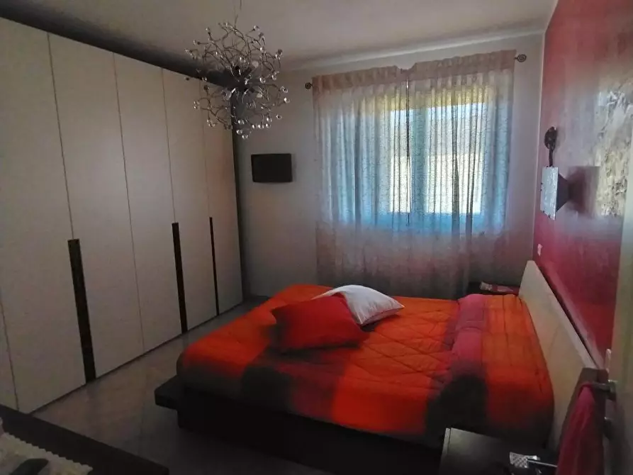 Immagine 9 di Appartamento in vendita  a Massa