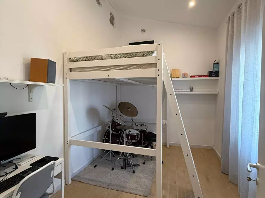 Immagine 11 di Appartamento in vendita  a Pisa