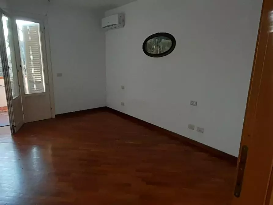 Immagine 8 di Appartamento in vendita  a Massa