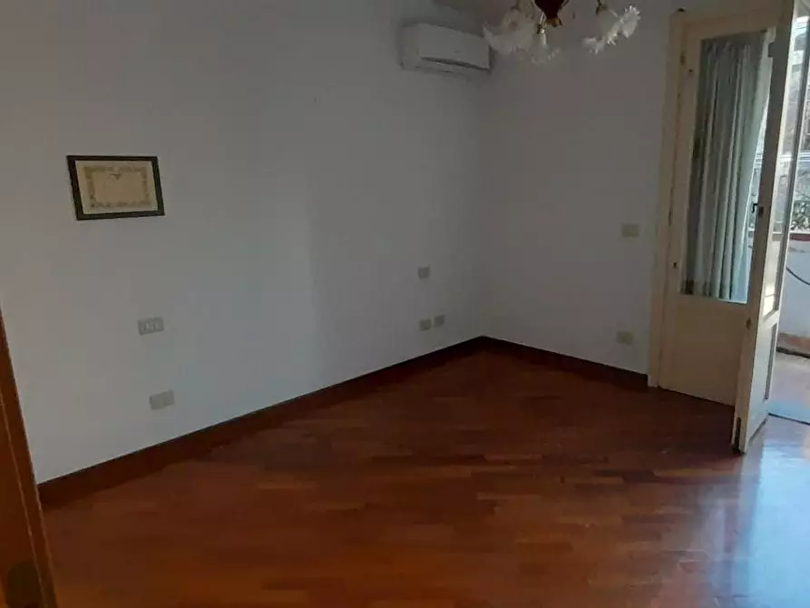 Immagine 5 di Appartamento in vendita  a Massa