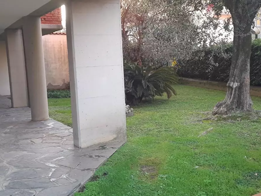 Immagine 14 di Appartamento in vendita  a Massa