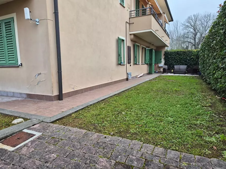 Immagine 17 di Appartamento in vendita  a Santa Croce Sull'arno