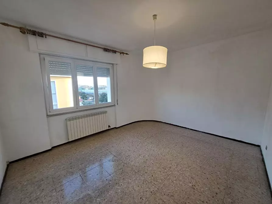 Immagine 16 di Appartamento in vendita  a Carrara