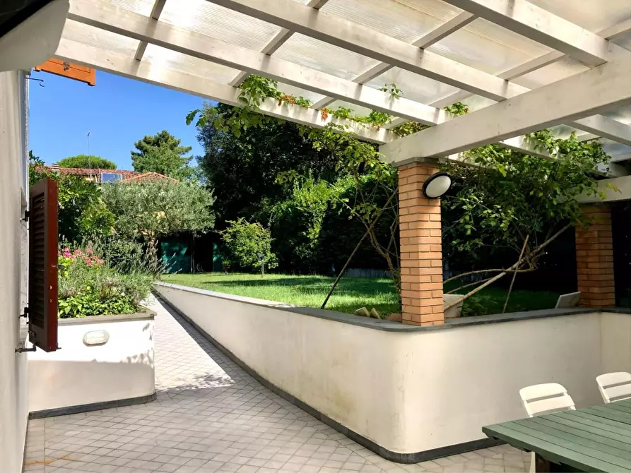 Immagine 30 di Casa semindipendente in vendita  a Massa