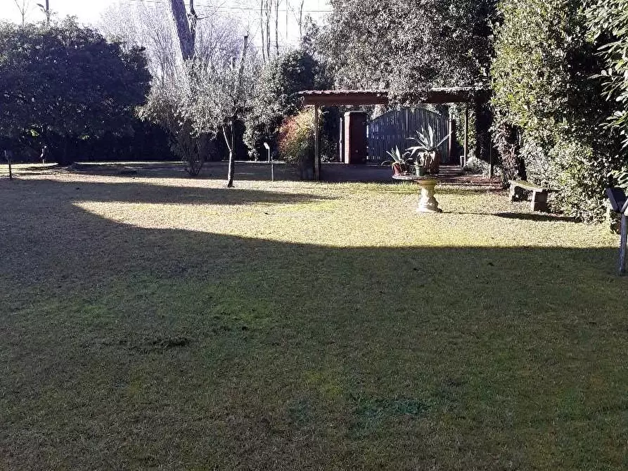 Immagine 40 di Casa semindipendente in vendita  a Massa