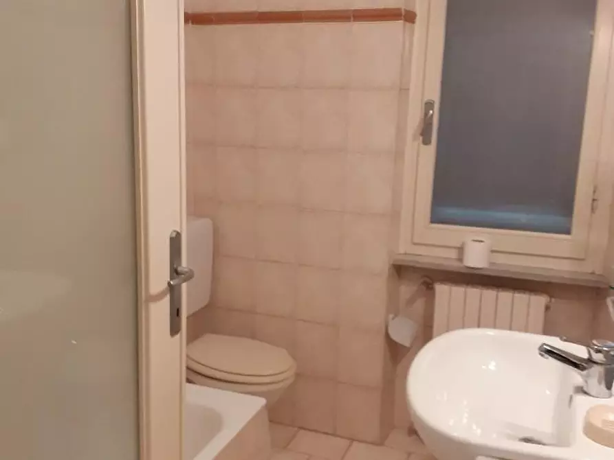 Immagine 11 di Casa semindipendente in vendita  a Massa