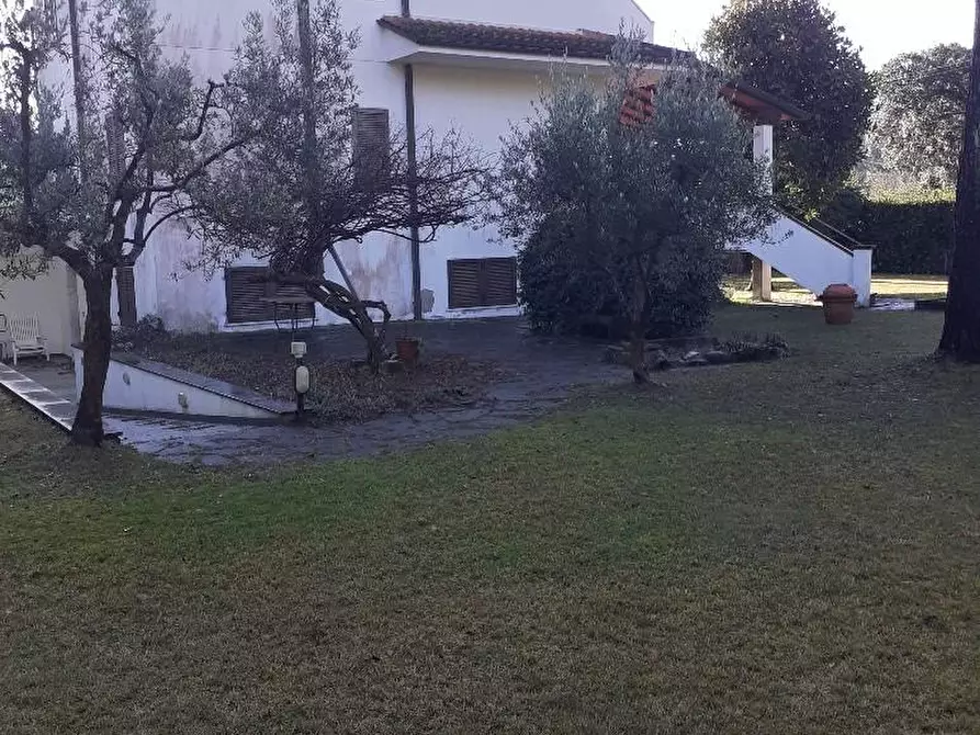Immagine 39 di Casa semindipendente in vendita  a Massa