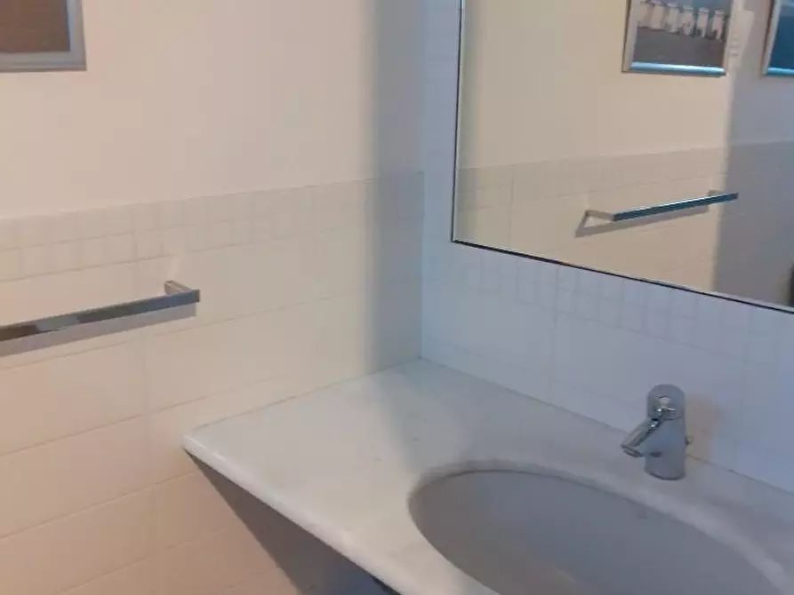 Immagine 13 di Casa semindipendente in vendita  a Massa